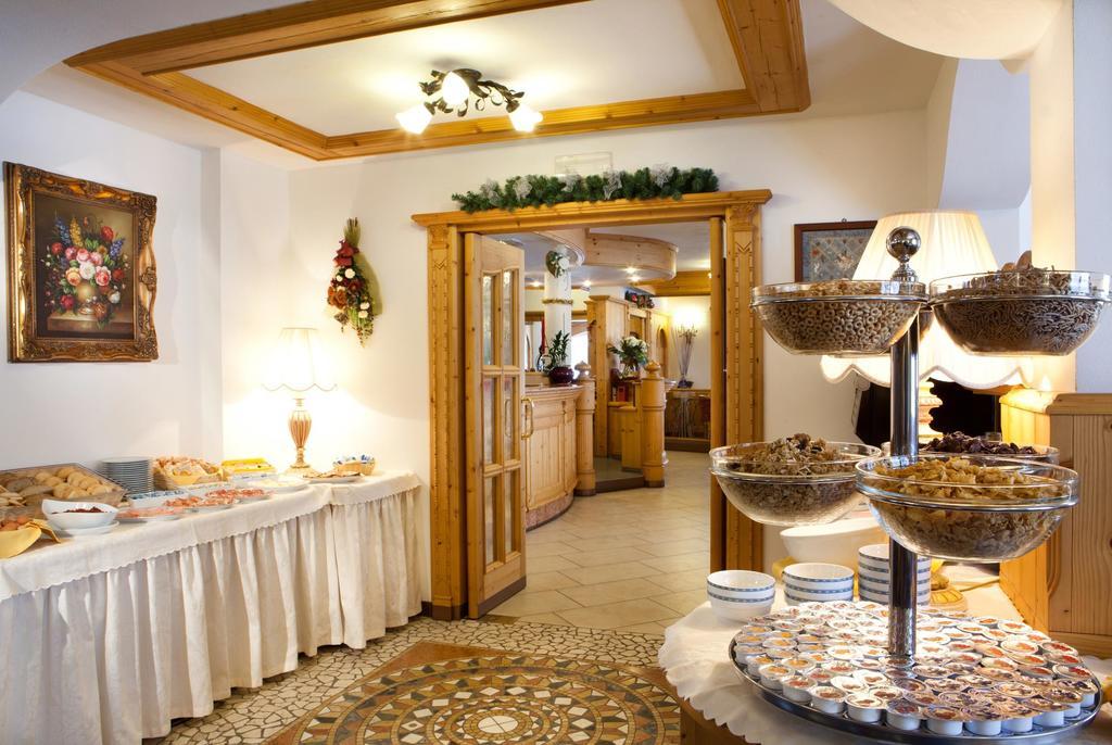 Hotel Garni Laura Arabba Bagian luar foto