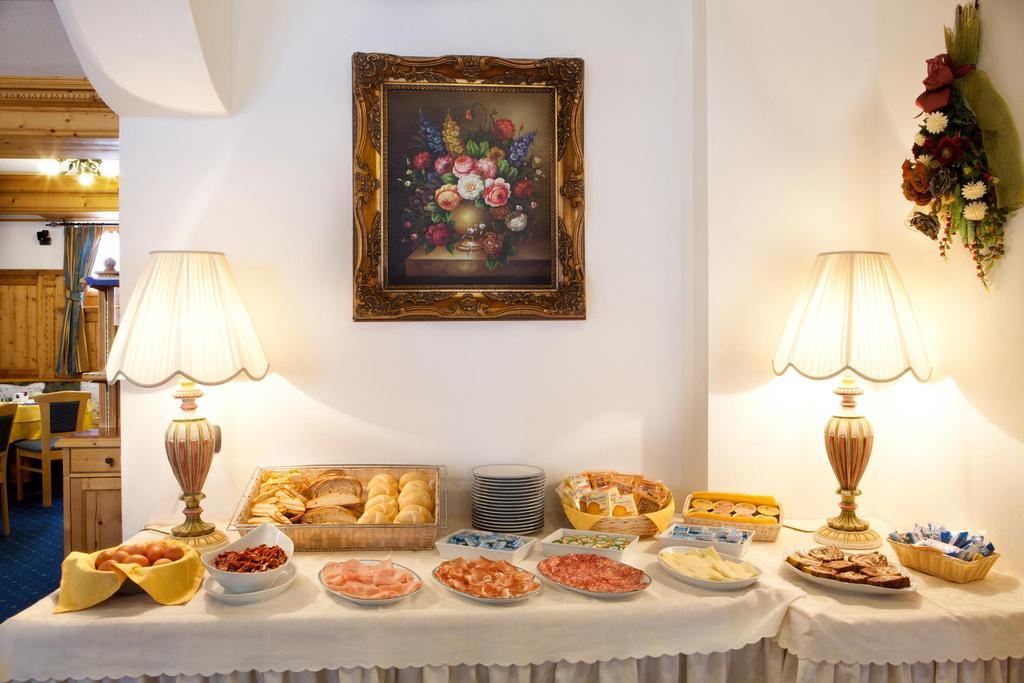 Hotel Garni Laura Arabba Bagian luar foto