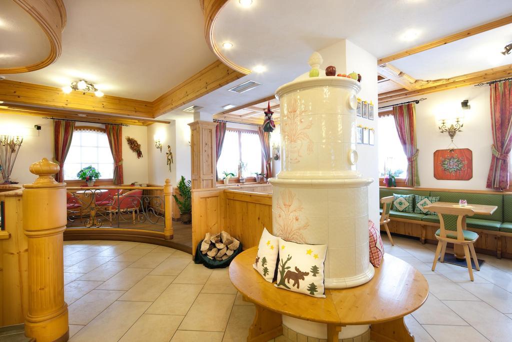 Hotel Garni Laura Arabba Bagian luar foto