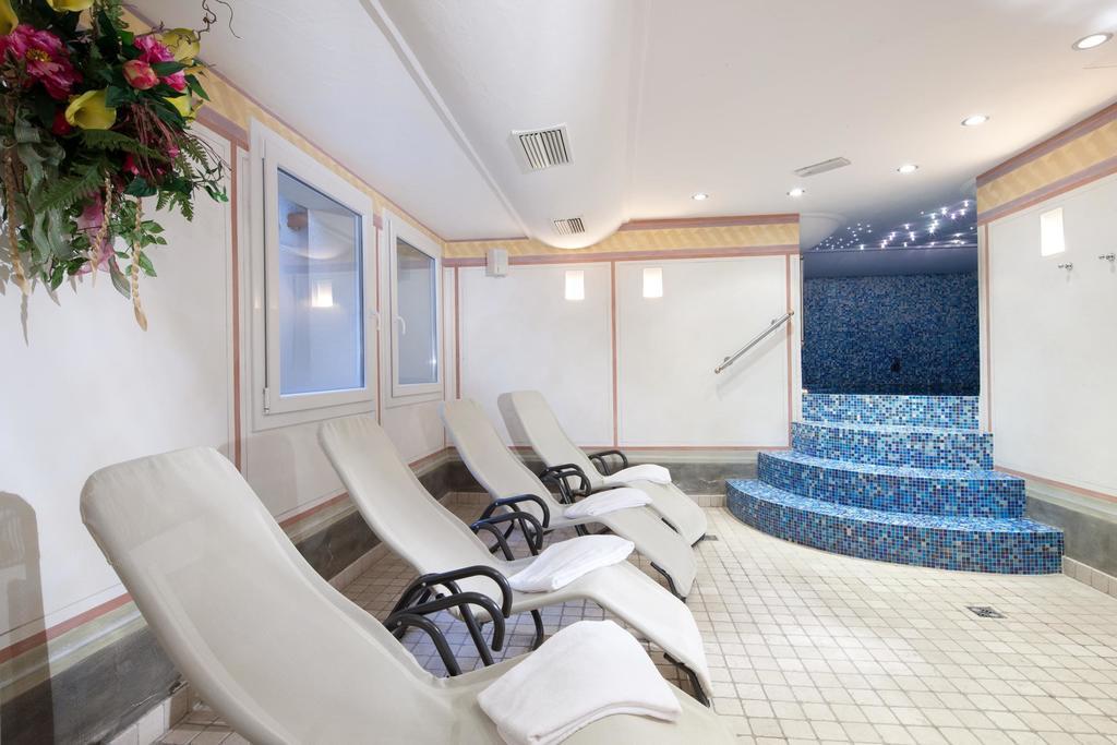 Hotel Garni Laura Arabba Bagian luar foto